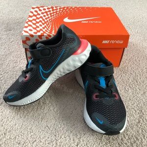 11.5 Nike renew run sneakers gently used